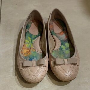 Born pinkish ballet flats